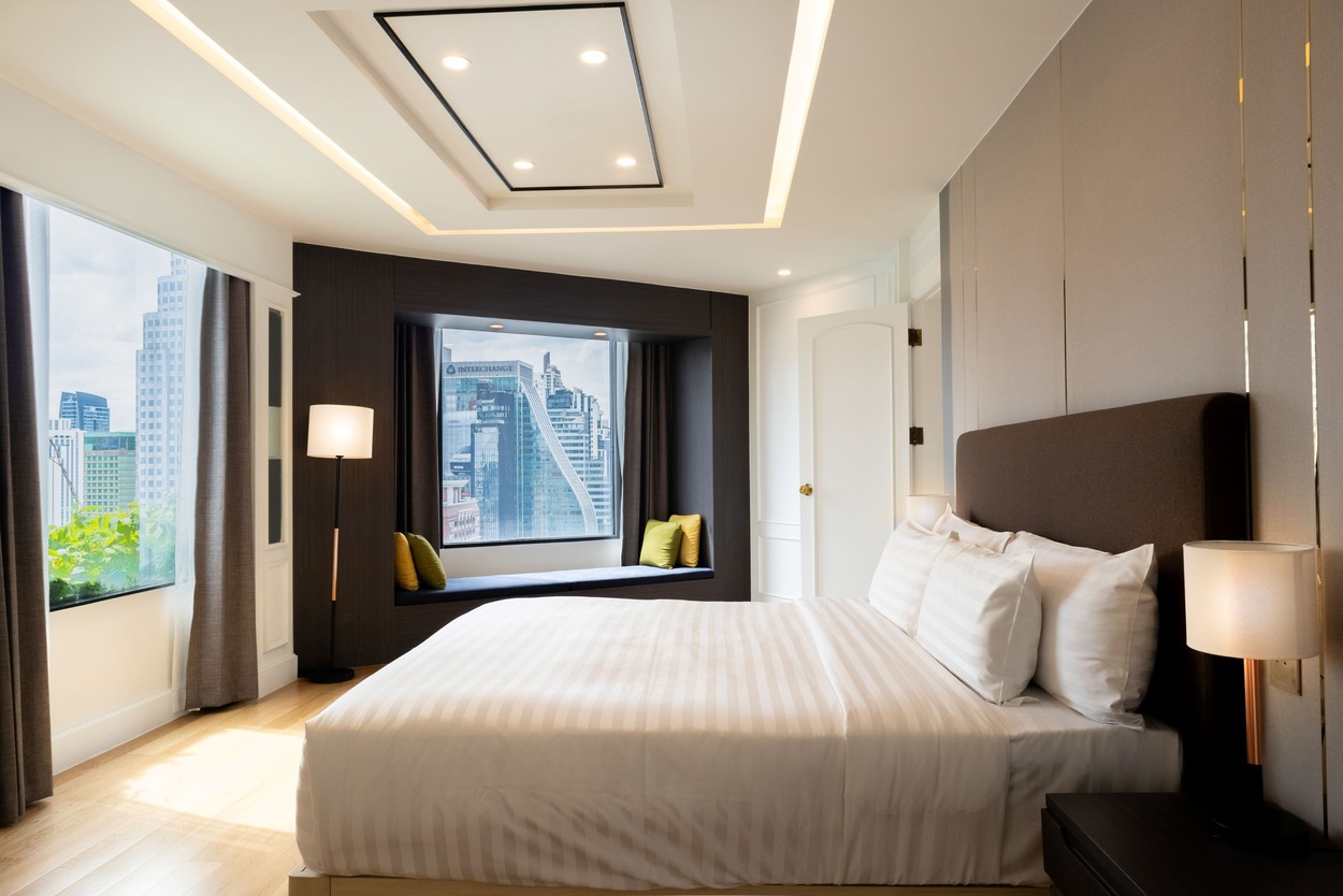 Bedroom with panoramic Bangkok city skyline view