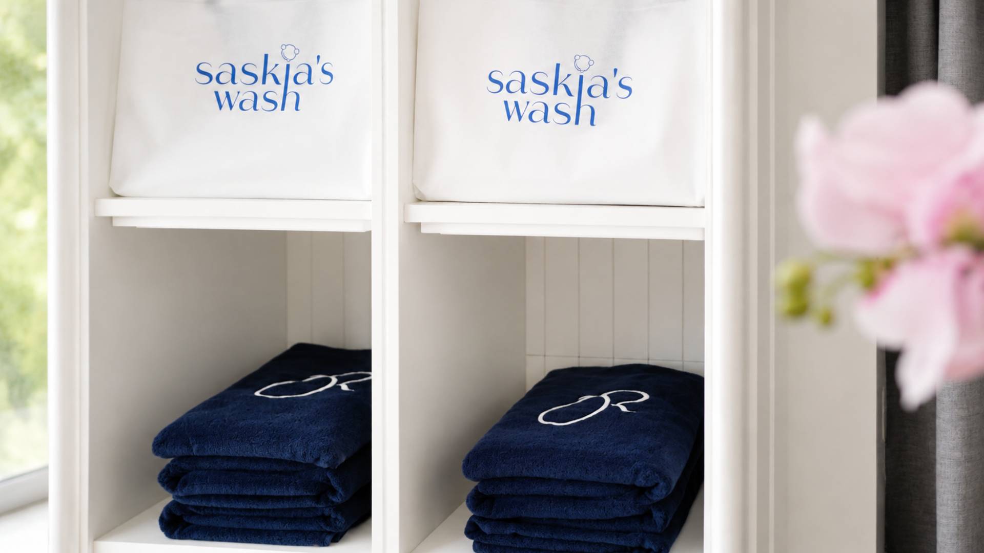 Professional laundry and dry-cleaning service at Saskia’s Wash in Sukhumvit Bangkok near Asok BTS and Sukhumvit MRT.